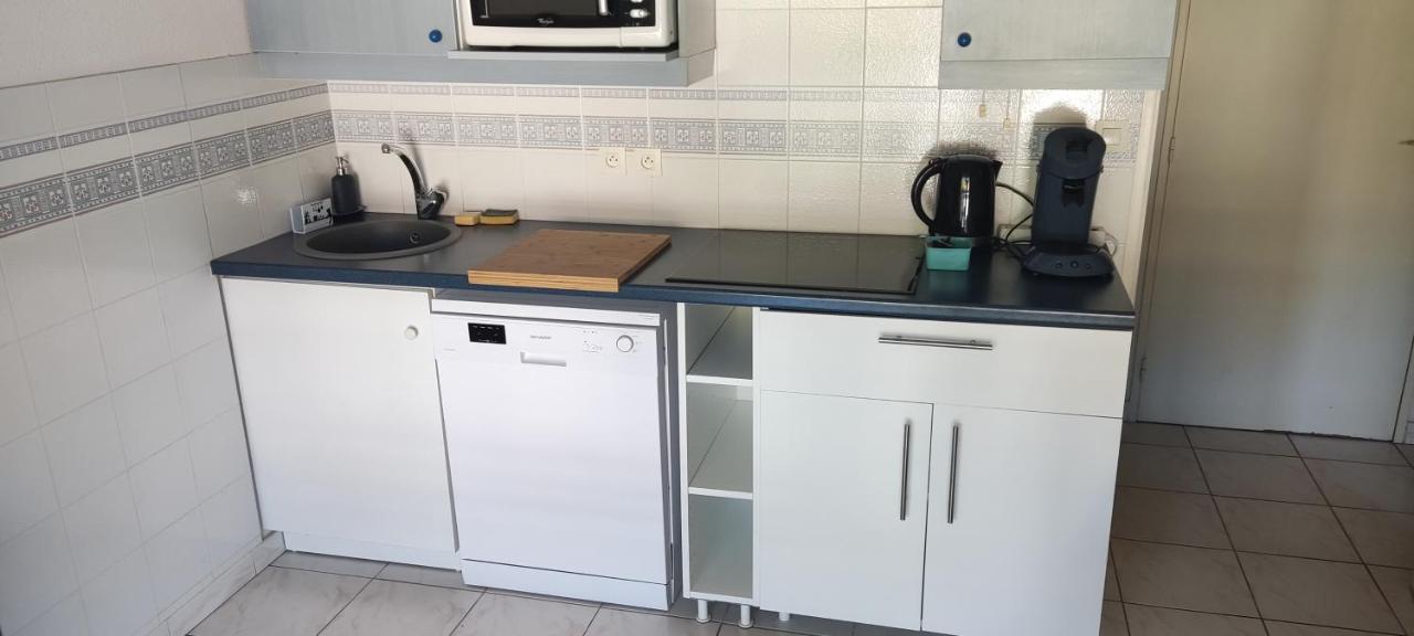Appartement T2 Climatise Dans Residence Calme 카발레르쉬르메르 외부 사진
