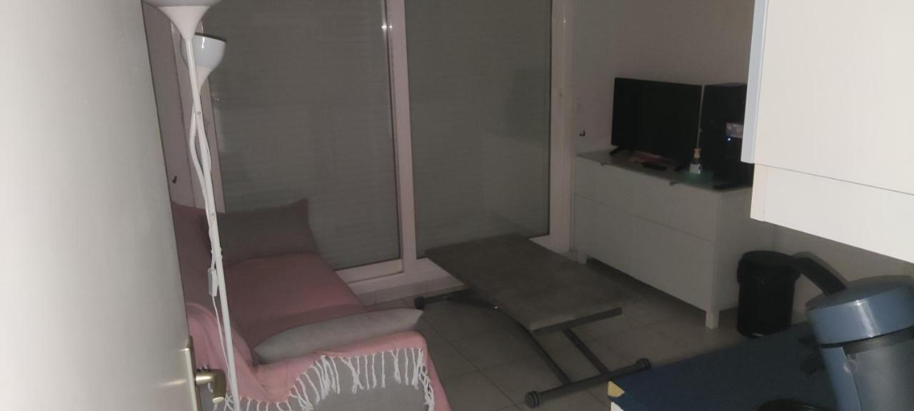 Appartement T2 Climatise Dans Residence Calme 카발레르쉬르메르 외부 사진
